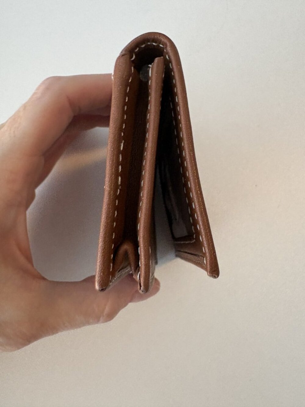 NEW Levenger Brown Leather Bifold Wallet - Contrast Stitch - Picture 4 of 8